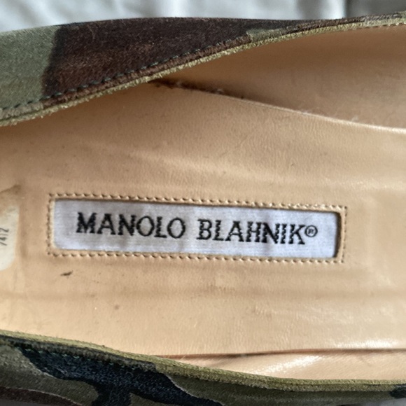 Manolo blahkin camo heels - Picture 2 of 4